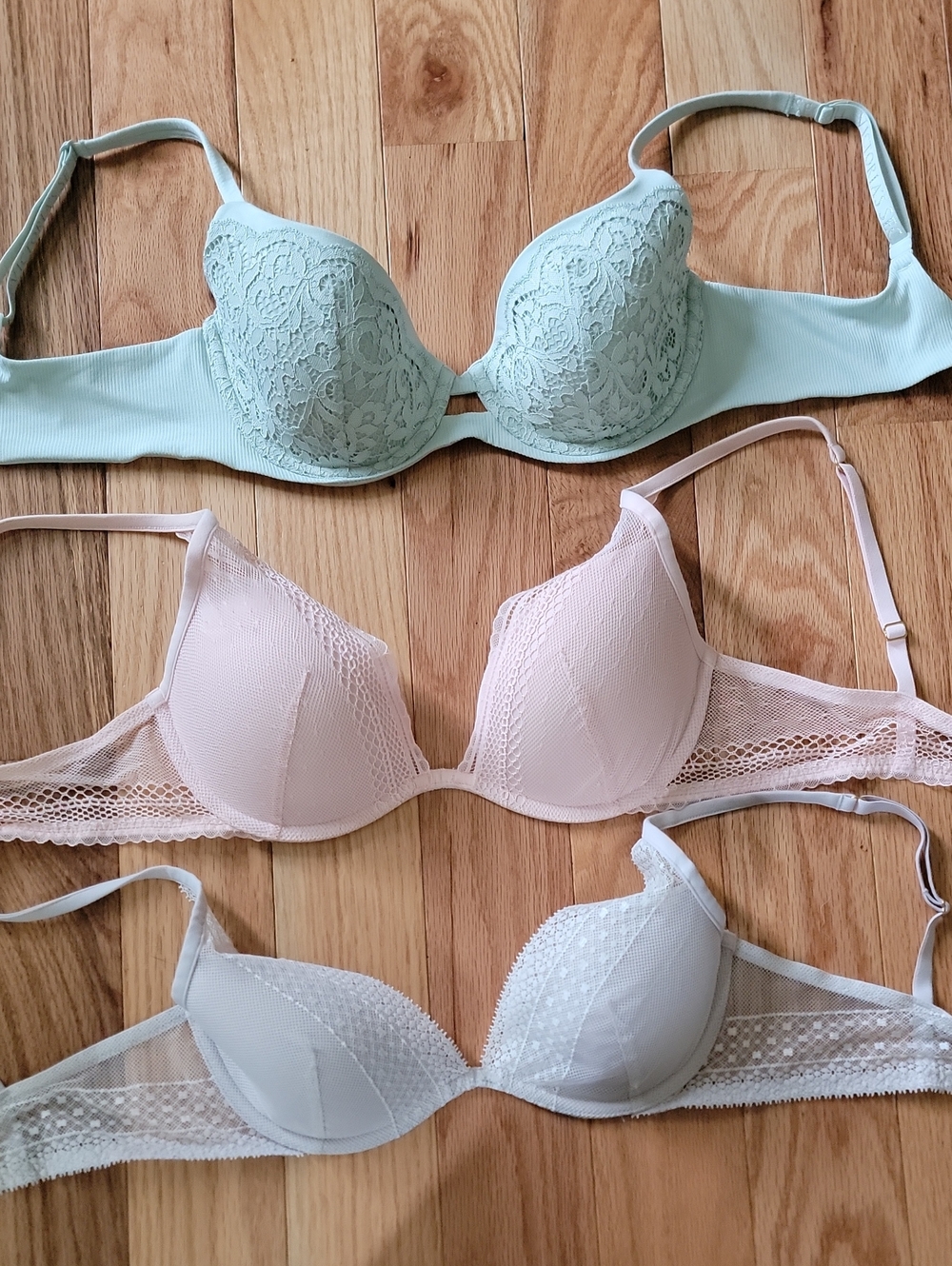 Gorgeous Brand New Victorias Secret 34C
